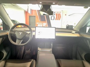 Tesla Model Y 2022 yzky tigirli wersiýasy