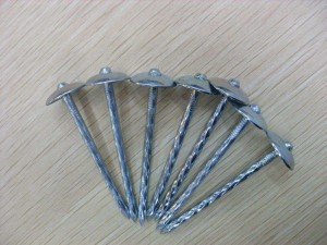 Factory price zinc plating roof nails making machine roofing nails Galvanized umbrella head , twisted corrugated roofing nails