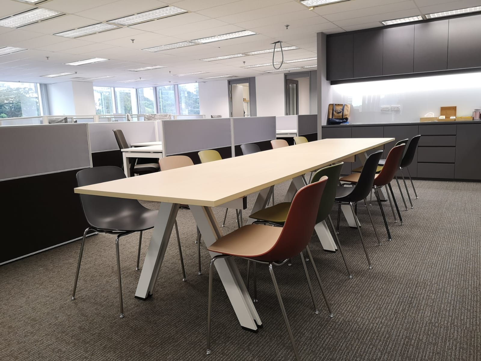 How to choose panel office furniture correctly