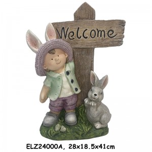 Garçon et fille joyeux en argile de fibre faits à la main tenant un panneau de bienvenue, décoration de maison et de jardin