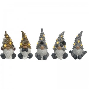 Resin Handmade Art & Crafts Twinkle-Beard Christmas Gnomes Ornament: Handcrafted Figurines with a Festive Glow