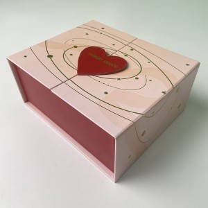 Luxusní kosmetický balicí box s designem zlaté fólie