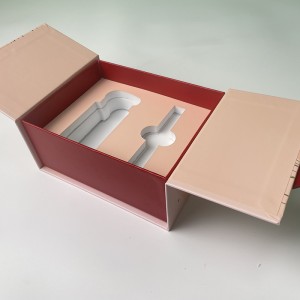 Kuti luksoze paketimi kozmetike me dizajn fletë ari