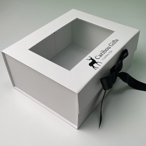 OEM Foldable gift box na may magnet at PET window para sa packaging ng mga damit