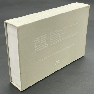 Luxusní papírová dárková krabička na kosmetické produkty