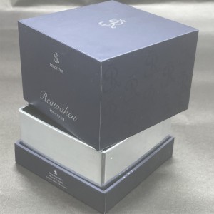 Kuti për paketimin e parfumeve