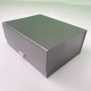 सानुकूलित आकारमान लक्झरी फोल्डिंग गिफ्ट पॅकेजिंग बॉक्स