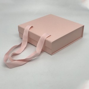 Popular collapsible cardboard shoes packaging box with ribbon handle