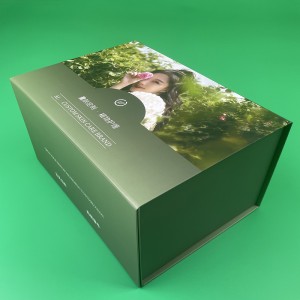 Recycled customized folding gift box for cosmetic packaging