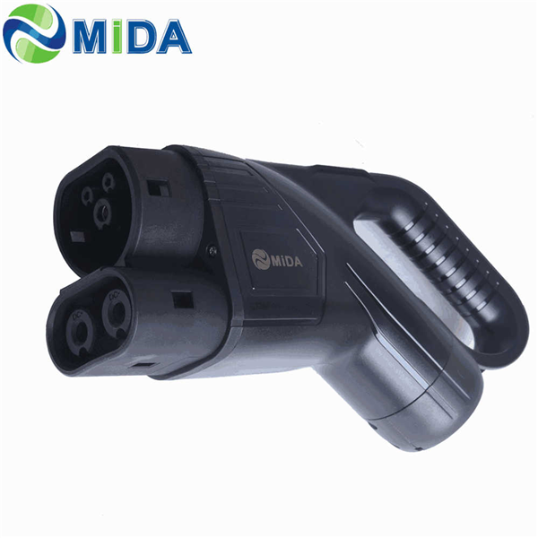 400A 500A CCS Combo 2 Plug DC Fast Charging Connector Liquid Cooled Charging Gun Featured Image