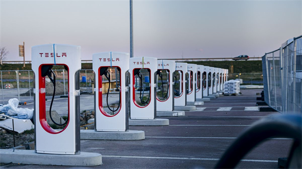 Factors affecting Tesla charging speed