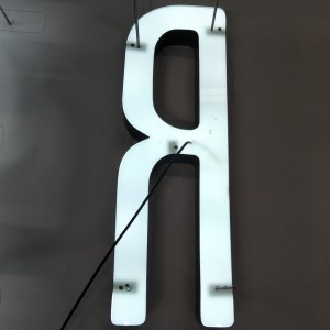 3d Letter Shop은 빛나는 건물 맞춤형 비즈니스 표지판 백라이트 Exceed Sign을 표시합니다.