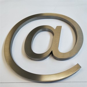 Semn personalizat de afaceri din oțel inoxidabil pentru hol cu ​​litere periate