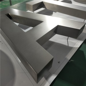 Gepasmaakte hoë kwaliteit 3D-dimensionele metaalletter Vlekvrye staal geborselde metaal oorskryteken