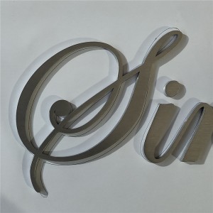Cartello per interni in metallo tagliato con lettere per lobby in acciaio inossidabile spazzolato OEM, cartello con lettera 3D, segno di superamento