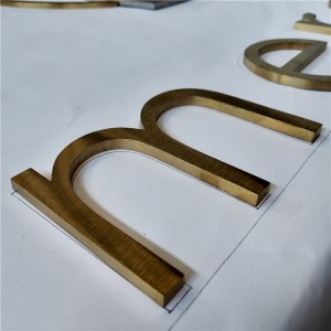 Прилагодени галени букви од лоби од нерѓосувачки челик, исечен метален внатрешен знак 3D знак со буква што го надминува знакот