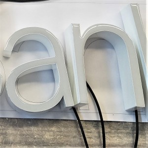 Знак с букви от стоманен канал за магазин по поръчка Водоустойчив знак за превишаване на буквите от Led смола