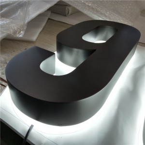 โรงงานจีน Backlit Custom Halo Lit โลหะ Illuminated จำนวนป้ายอะคริลิค 3d Letter Exceed Sign