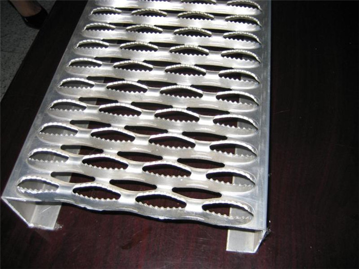 China wholesale Perforated Sheet Metal Facade - perforated metal stair tread / steel decking – Yunde