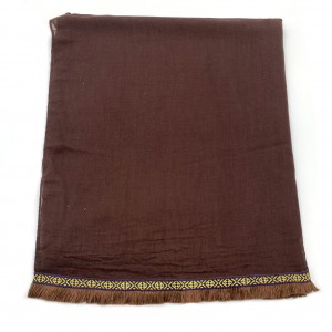 Scarf with unique personality and ethnic elements