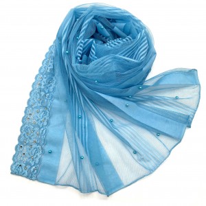 Dotted with flowers, the scarf is decorated with full and glossy pearls
