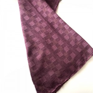 TR plaid scarf, inlaid with bright silk, with a faint sense of mystery