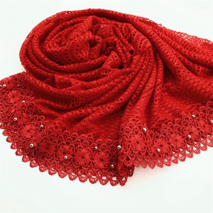 Shell lace with clover mesh scarf