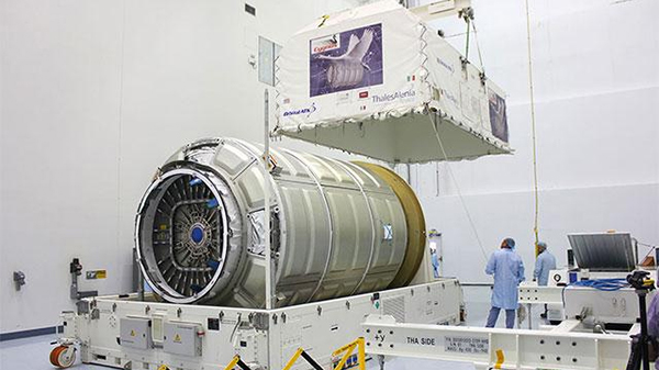 ჰაერის ფილტრის გამოყენება ევროპის კოსმოსური სააგენტოს საჰაერო კოსმოსური წარმოების სახელოსნოში