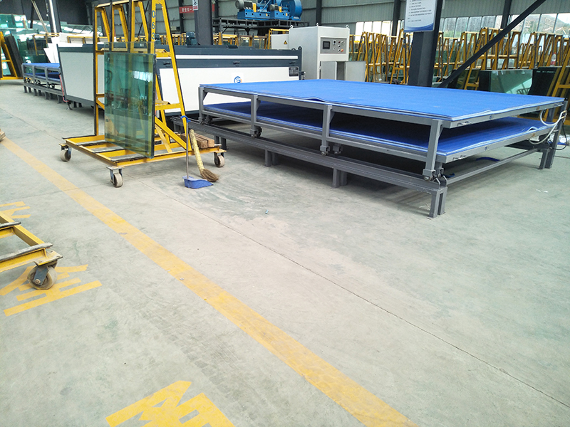 Manufacturer of Glass Tempering Machine In Germany - Double work-stations laminated glass machine – Fangding