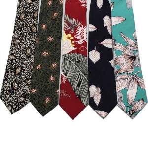 What accessories should you wear custom tie manufacturers?