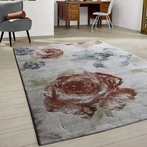पुष्प पैटर्न वाला कालीन फर्श