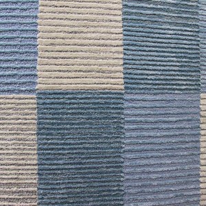 Najkvalitetniji plavi ručno taftirani karirani vuneni tepih za dnevni boravak