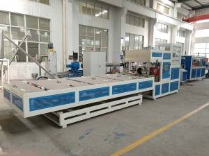 Automatic pipe belling machine