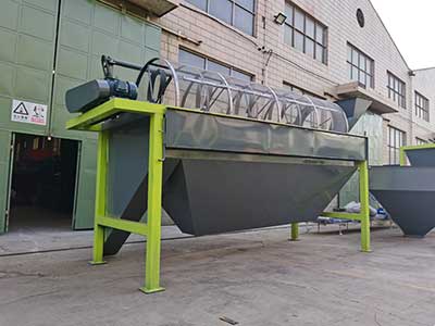 Working principle of standard screening machine for organic fertilizer particles made from pig manure