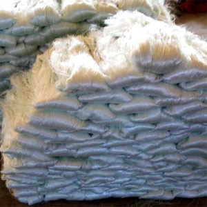 C glass chopped strands used as reinforcement material for gypsum