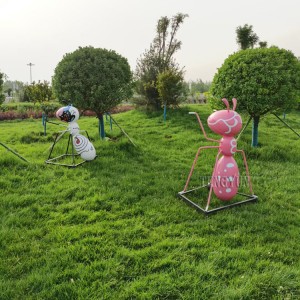 Big Size Metal Garden Ant Statues Outdoor Abstract Animal statues Stainless Steel Grass Land Ant Sculpture