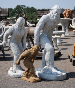 Garden outdoor life size gorilla sculpture Yeti bigfoot bronze statue for sale
