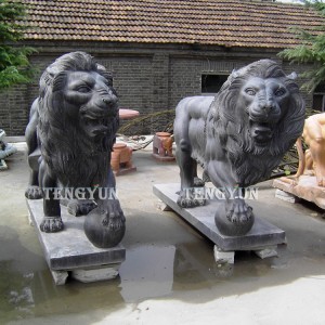 High Quality Natural Stone Black Marble Carved Lion Statue Walking Lion Sculptures for Garden Decoration