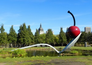 Large Size Metal Water Fountain Lake Decorative Stainless Steel Spoon With Cherry Sculpture Outdoor Garden Fountain