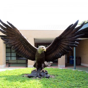 Bronze wildlife eagle sculpture