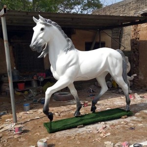 Outdoor Life Size Horse Garden Fiberglass Sculpture
