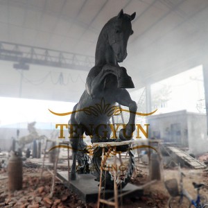 Professional China Custom Made Giant Size 5m High Metal Cast Sculpture Horse Bronze Statue for Garden