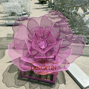 Stainless garden steel flower sculpture