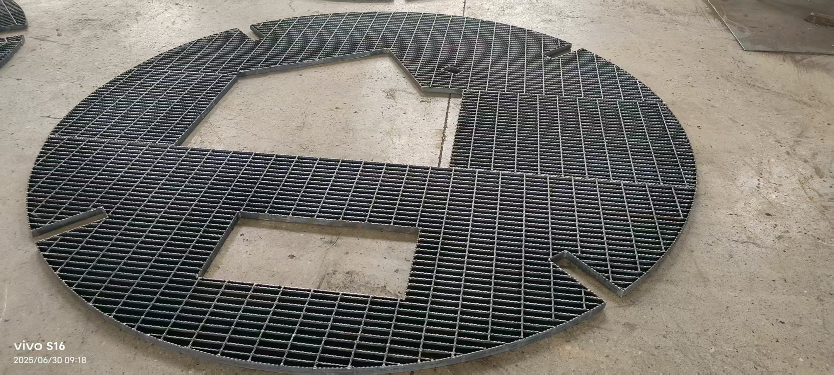 Profiled Steel Grid: Durable Solutions for Industrial and Construction Applications