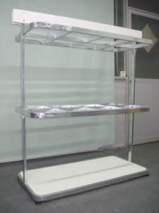 3 TIERS GARMENT RACK WITH WOOD BASE