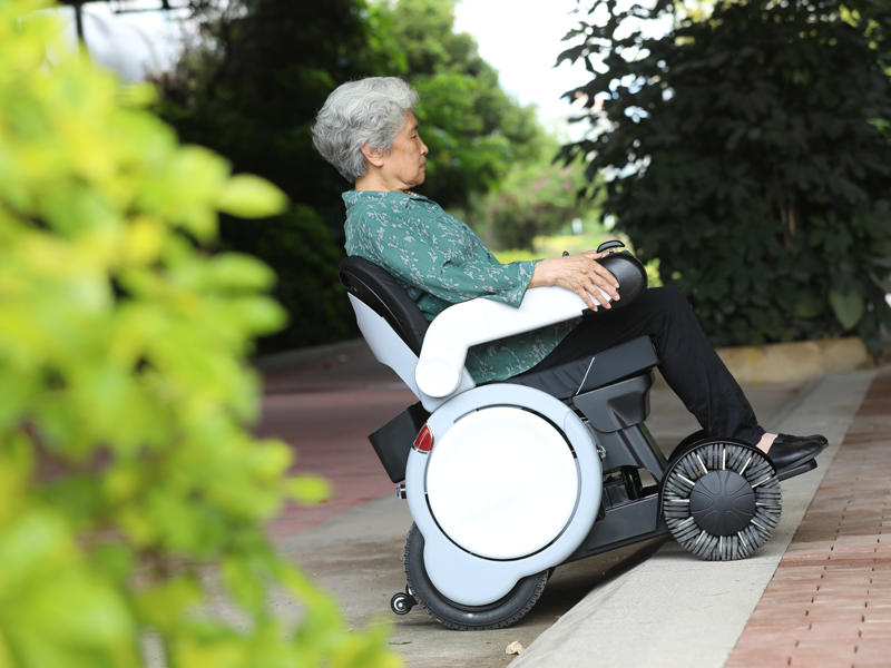 What should I pay attention to when selecting a wheelchair?