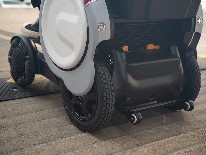 Why is intelligent electric wheelchair the safest mobility tool for the elderly?