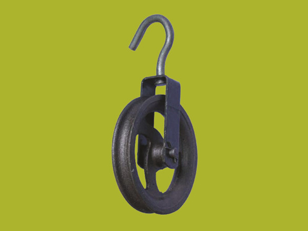 Black block with hook ,cast steel ,black surface Featured Image