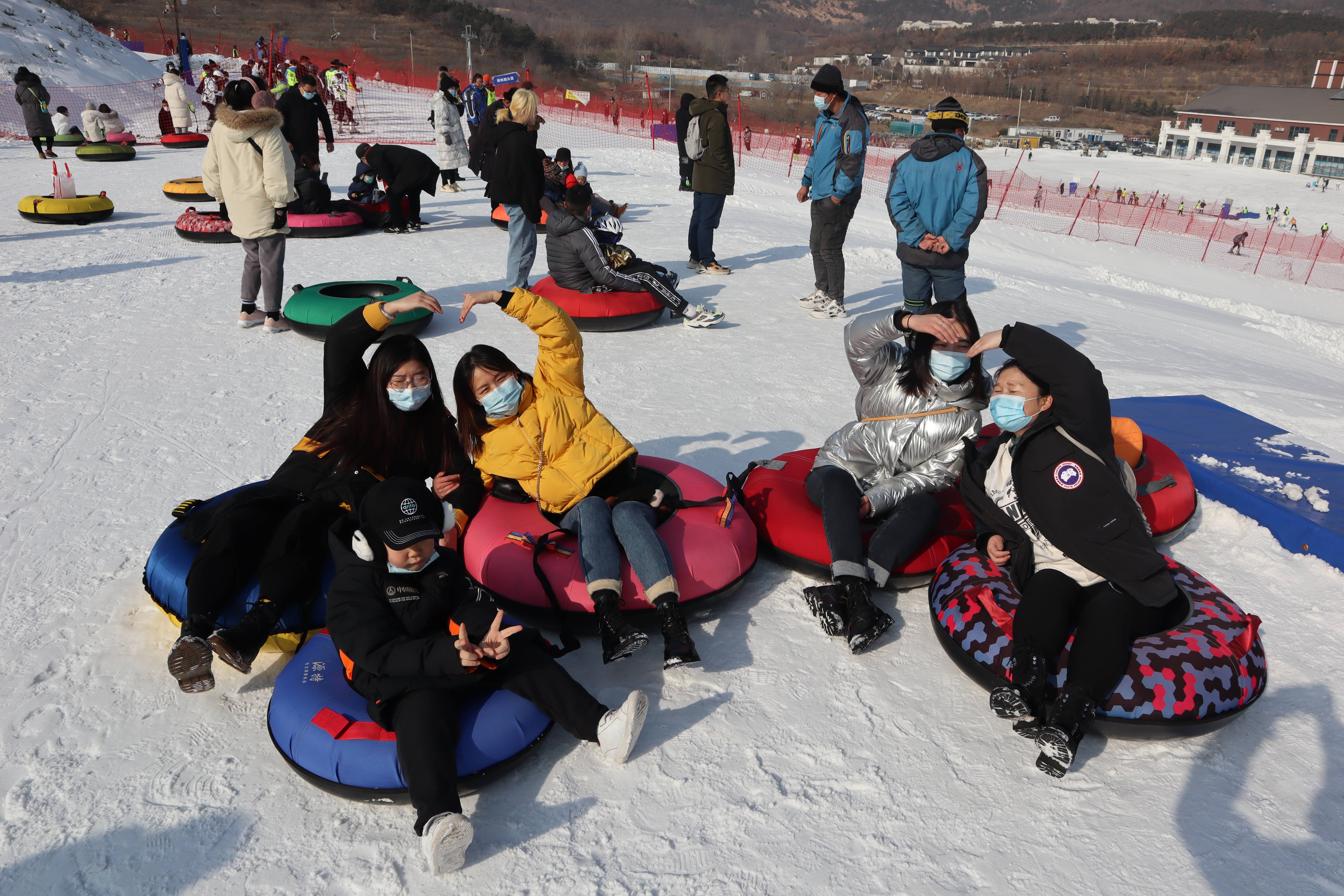 Have fun with our snow tube sleds!