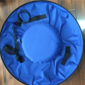 Snow tube with hard bottom cover